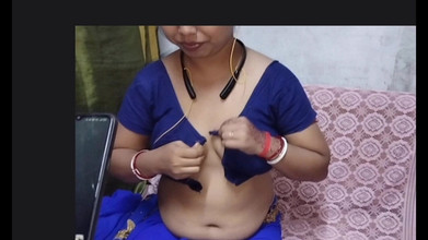 Bongsoniya69: Kakak ipar india ini pamer tubuh aduhainya dengan melepas kain...
