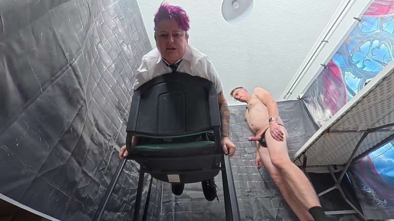 The Izars: टीचर गंदी रंडी को जोरदार चोदता है