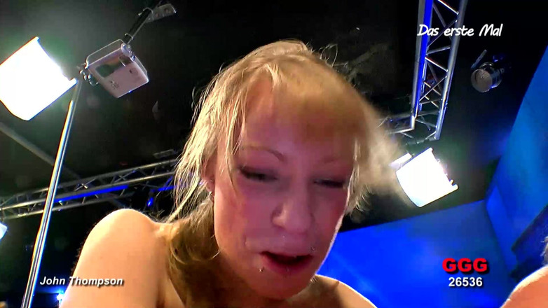 GGG John Thompson Studio: Ggg John Thompson - gata tatuada engole porra e é fodida com...