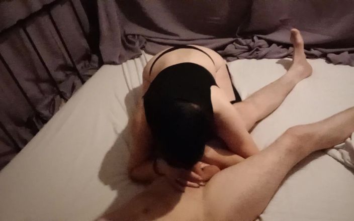 MilfBella: 독일 아마추어 커플 펠라