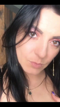 Mami le dará placer a cada esclavo obediente