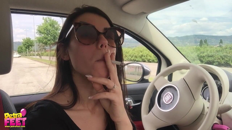 Smokin Fetish: Rauchen im auto mit heißem teen