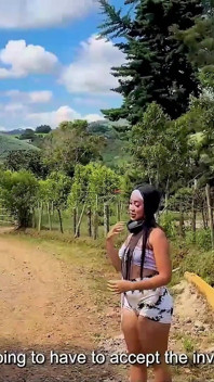 Morena Es Recogida Y Follada Dentro De Un Carro Por La Enorme Verga De Un Desconocido