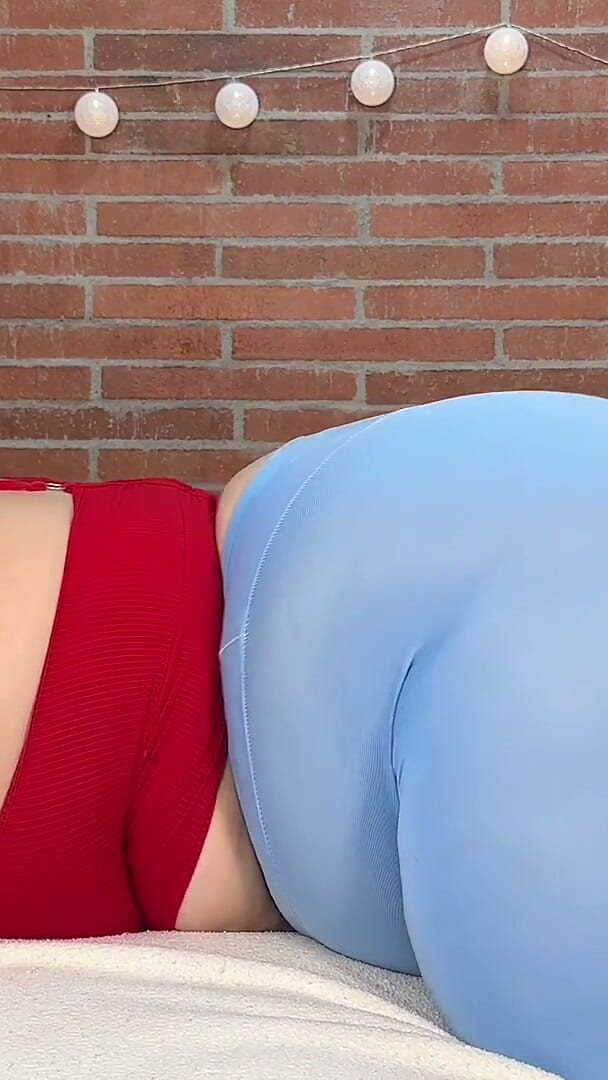 LolaPop_BBW_Pear: Corp mare și țâțoasă - curbe groase care tremură și ochi seducători