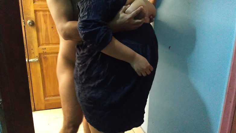 Aria Mia: Bbw teen modelka ošukaná kameramanem během horkého záběru