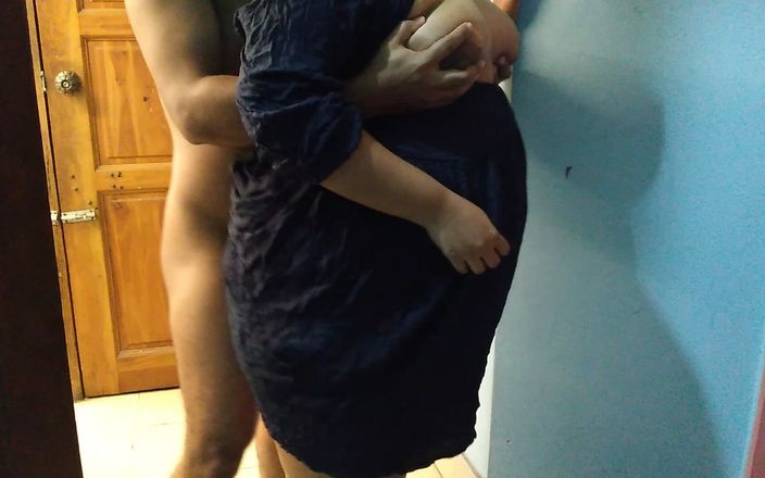 Aria Mia: Người mẫu tuổi teen bbw bị người quay phim đụ trong...
