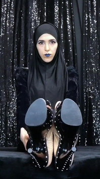 Worshiping My Arabian Feet in Supreme Silence