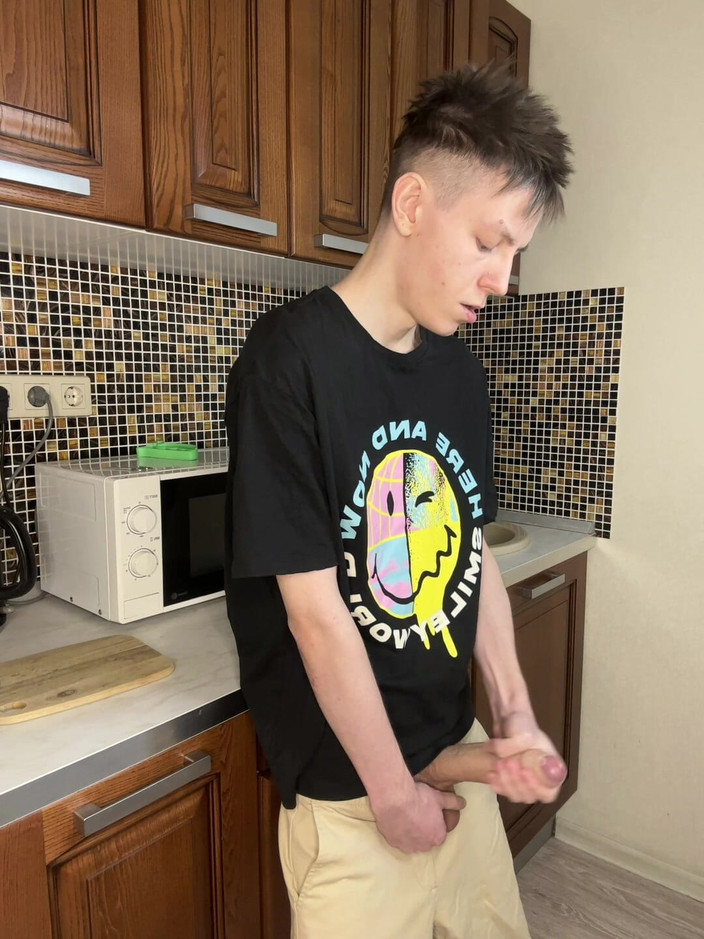 Morflot24: Young Twink muncrat nikmat banget