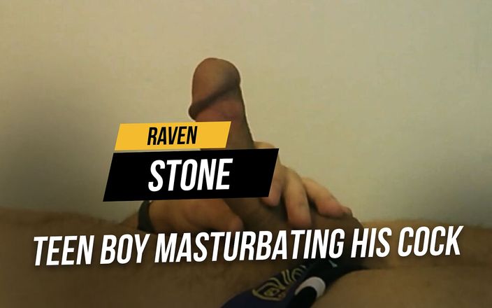 RavenStone: 十代の男の子はベッドの上で彼のコックを自慰行為