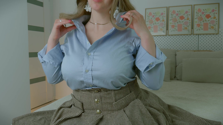 Mrs Wetslavs: 巨大な胸を持つエレガントなぽっちゃり妻が自慰行為をする