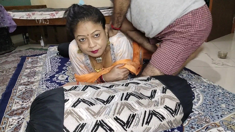 Anar Kali: Bhabhi panas menghisap kongkek foreplay bahagian seksual badan buah dada...