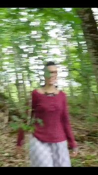 Quando due donne esplorano la foresta
