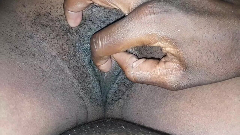 SweetCake: Xoa bóp âm hộ đầy tinh sẵn sàng để được đụ với con cu to...