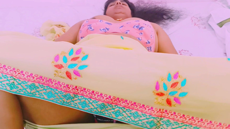 Telugu honey lips: Villaggio Zia tradisce il marito scopando il patrigno del marito....