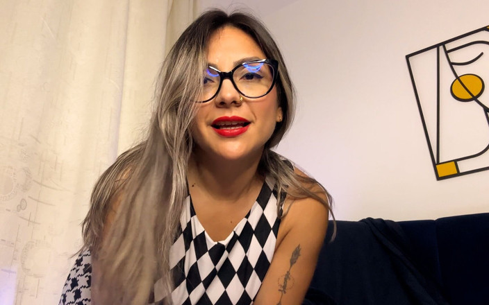 LunaBigBooty: Masturbation with a Big and Vibrator Ends with a Big...