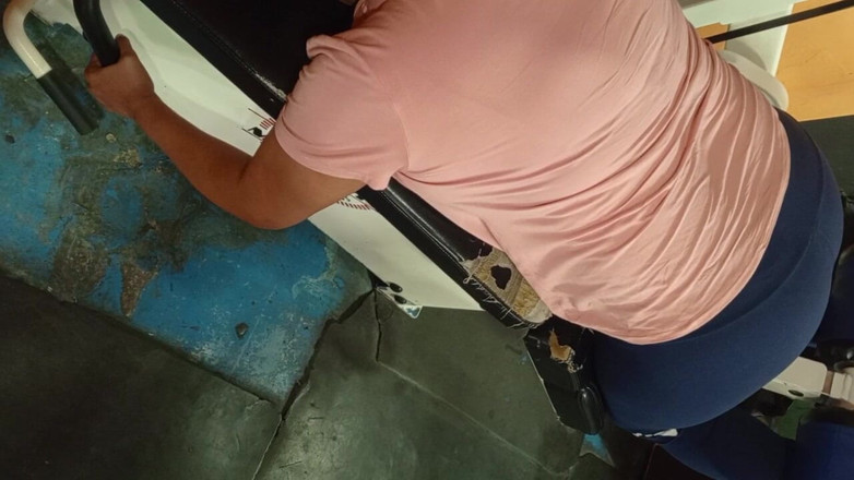 BigassMILF40: Jag bjuder in den stora röpan från gymmet efter hennes...