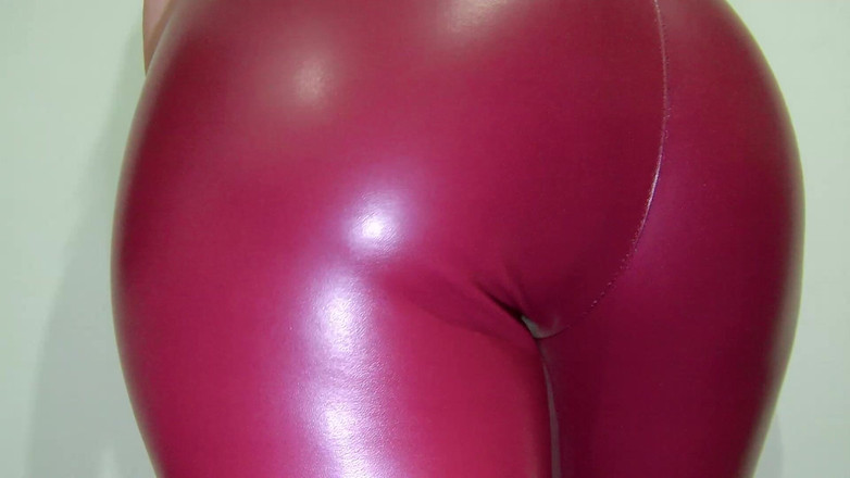 Leather Addict: Sexig Nia i tighta bourgogne läder leggings