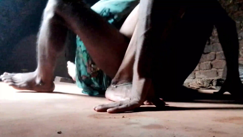 Deshi girl 9: Buurvrouw geneukt door haar zwager