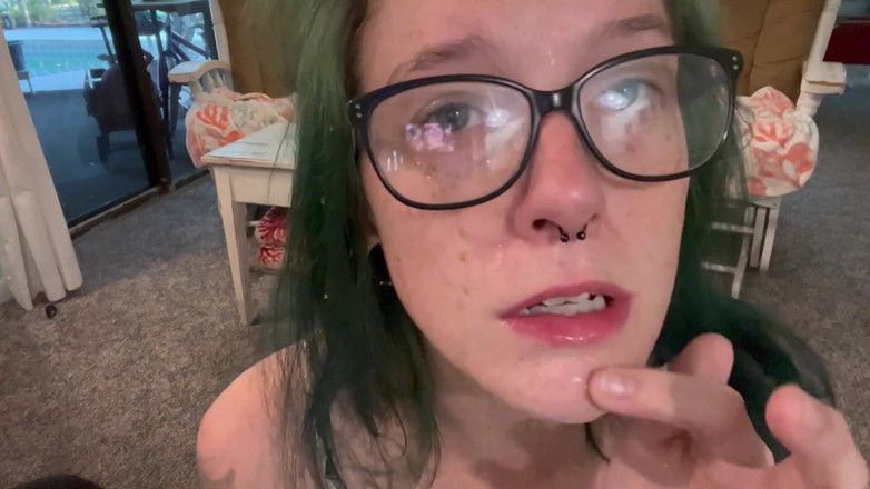 Missellie8: Una troia affamata di seme