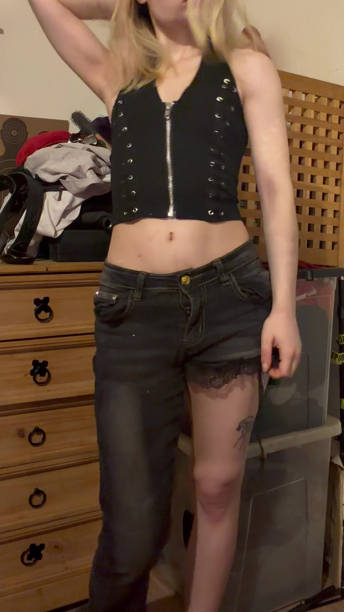 Lillia Cena: Striptease