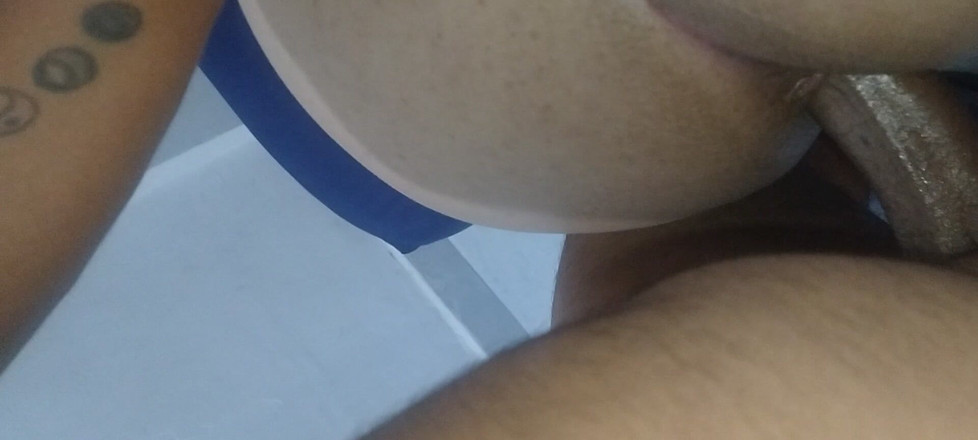 Angy Bisexperiences: 私の黒い雄牛は寝取られ夫のお尻をどんどん開いています