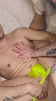 Frank Ryder folosește fundul Romei Perez