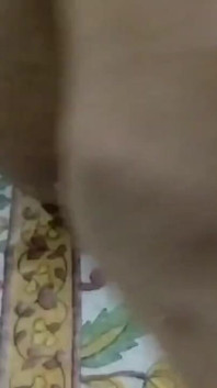 Sexo caliente casero, pequeño coño peludo lamido de deseo sexual