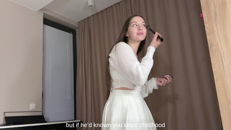 Sugary Kitty: Horny Stepsis Tries New Lip Gloss on My Dick and...