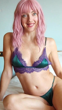 Dominatrice JOI: 10 compiti per schiavi gay