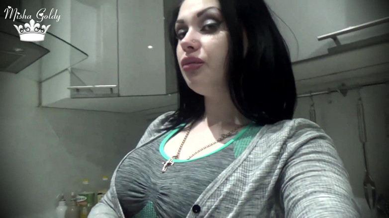 Goddess Misha Goldy: 娇小的人 - 最美味的菜肴