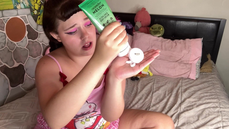 DollBabyLynn: Mild flickvän lotion JOi med lätt feminisering