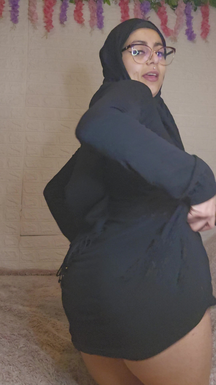 MiaNIqab: 내 발과 후장 딜도 Mia Niqab 빨기