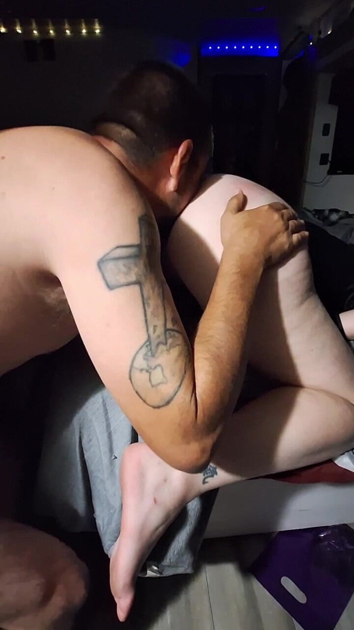 KittieNoOne: Seks Penembusan Keras Mendalam Dengan Beberapa Pukulan Yang Baik