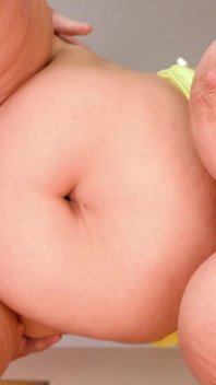 後ろからハメまくり、下からおっぱいを眺めながら