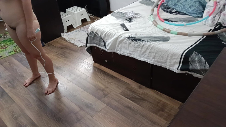 Mirsur: Istri nakal ini lagi asik olahraga sambil bugil di rumah!