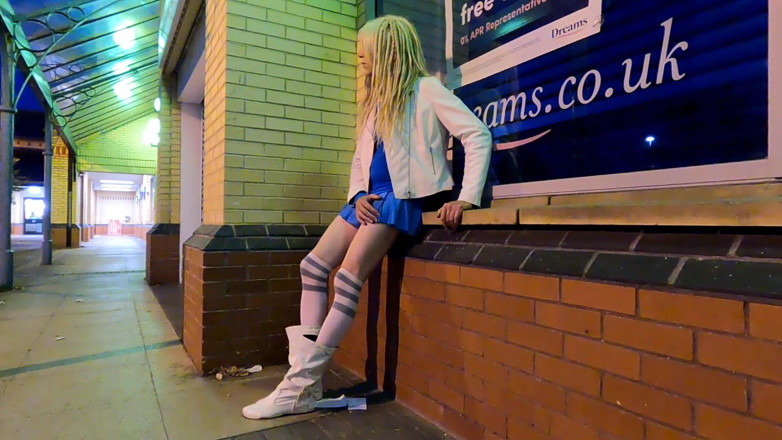 The Midnight Minx: Flashing crossdresser outside store