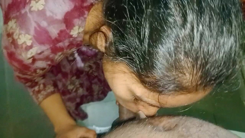 NikiRathod: Nyepong kontol, ngentot, ngentot memeknya di rumah tua- bagian 1