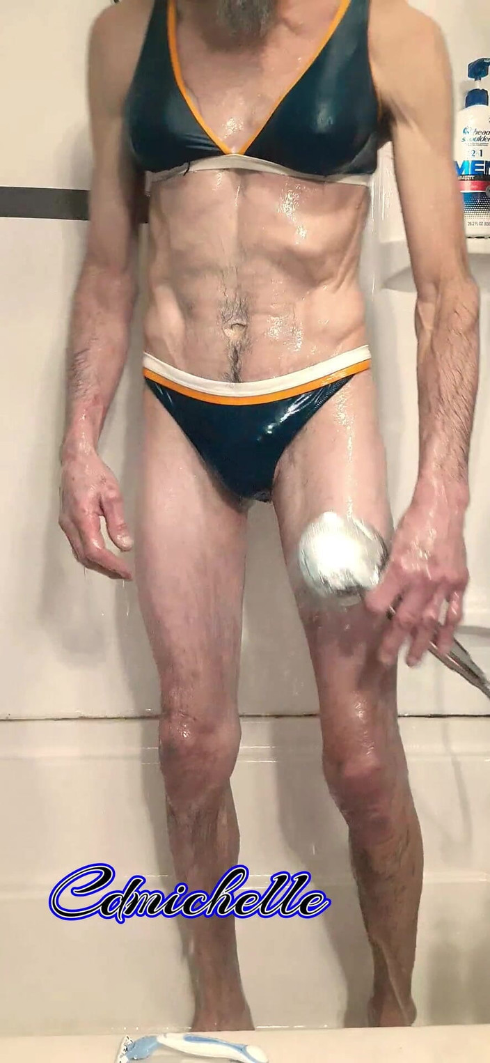 Crossdressers Cd Michelle wearing sexy lingerie: Crossdresser Cdmichell Wearing Blue Dvojdílné Plavky