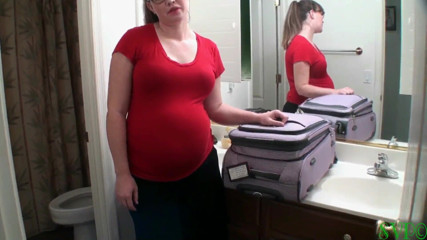 Pregnant amateurs: Looking on my 6 and a half months pregnant stepdaughter