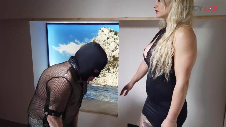 Spicy Lab Production: Analschlampe, ballbusting trampling unterwerfung und cuckold mit heißer MILF mary...