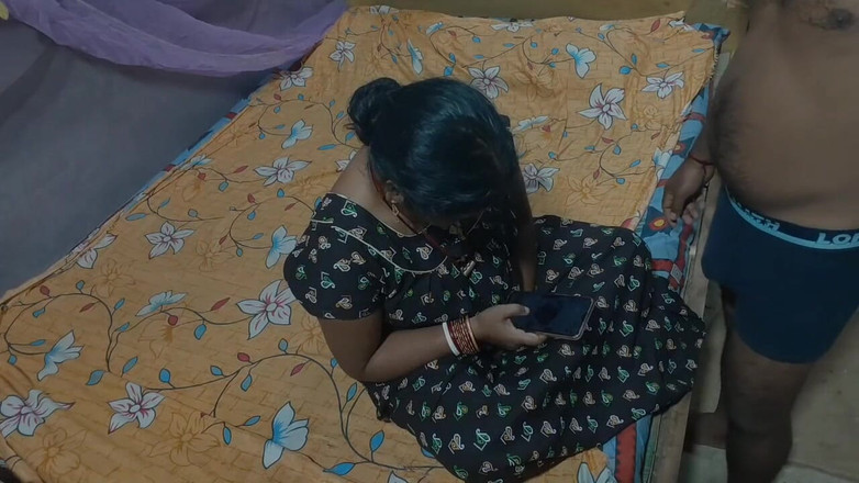 Raju Raju: Indická sexy tetička šuká video