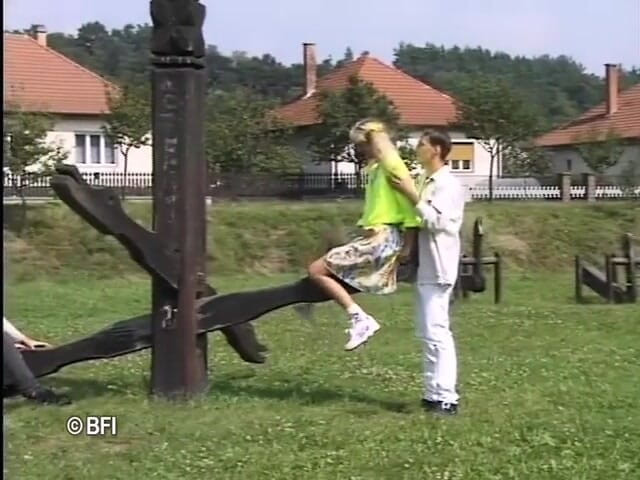 Horny Teenies: Двойное проникновение в комнате
