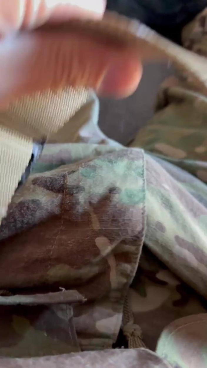 Gay Soldier Stuff: Tentara super semok ini dientot habis-habisan pakai strap-on dan celana...