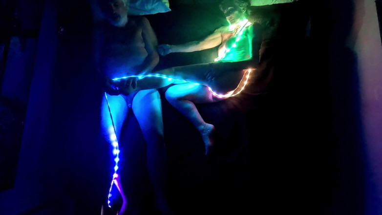 FromThisNight: स्ट्रिप लाइट्स के साथ सेक्स