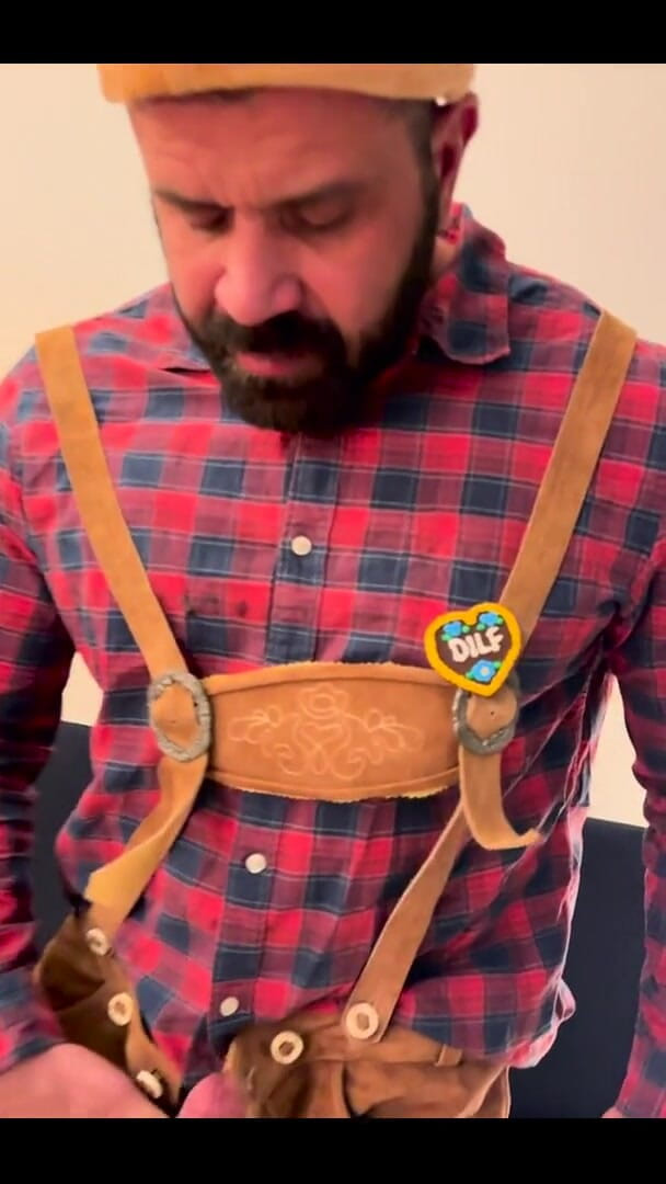 Massive daddy xxx: Oktoberfest Macho mengongkek suami Femininnya