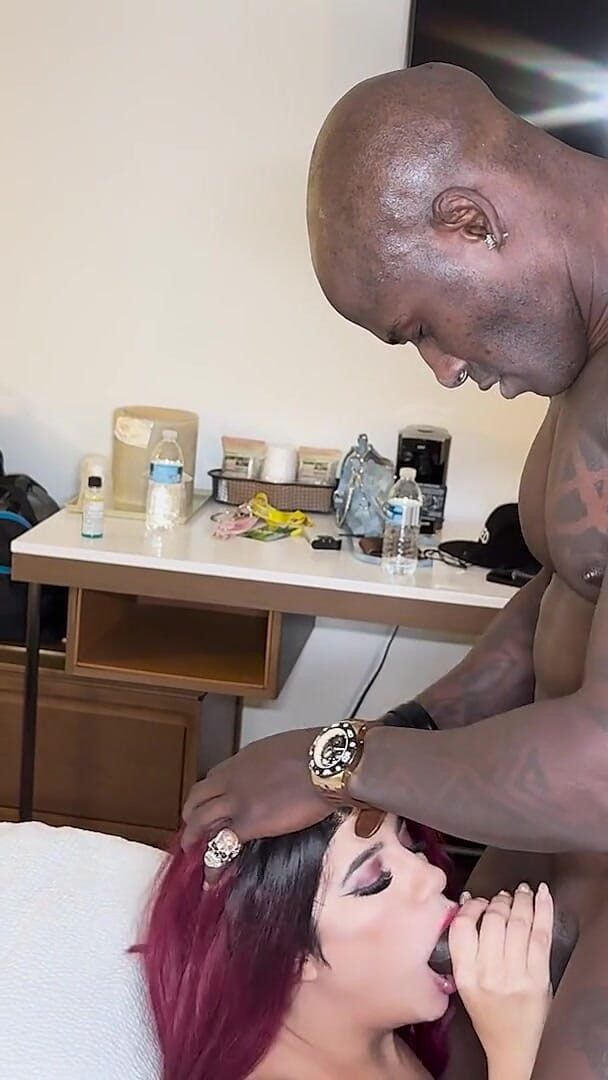 Kitty Kewpie Gives Sheem the Dreem a BJ on Her Knees! (SheemTheDream)