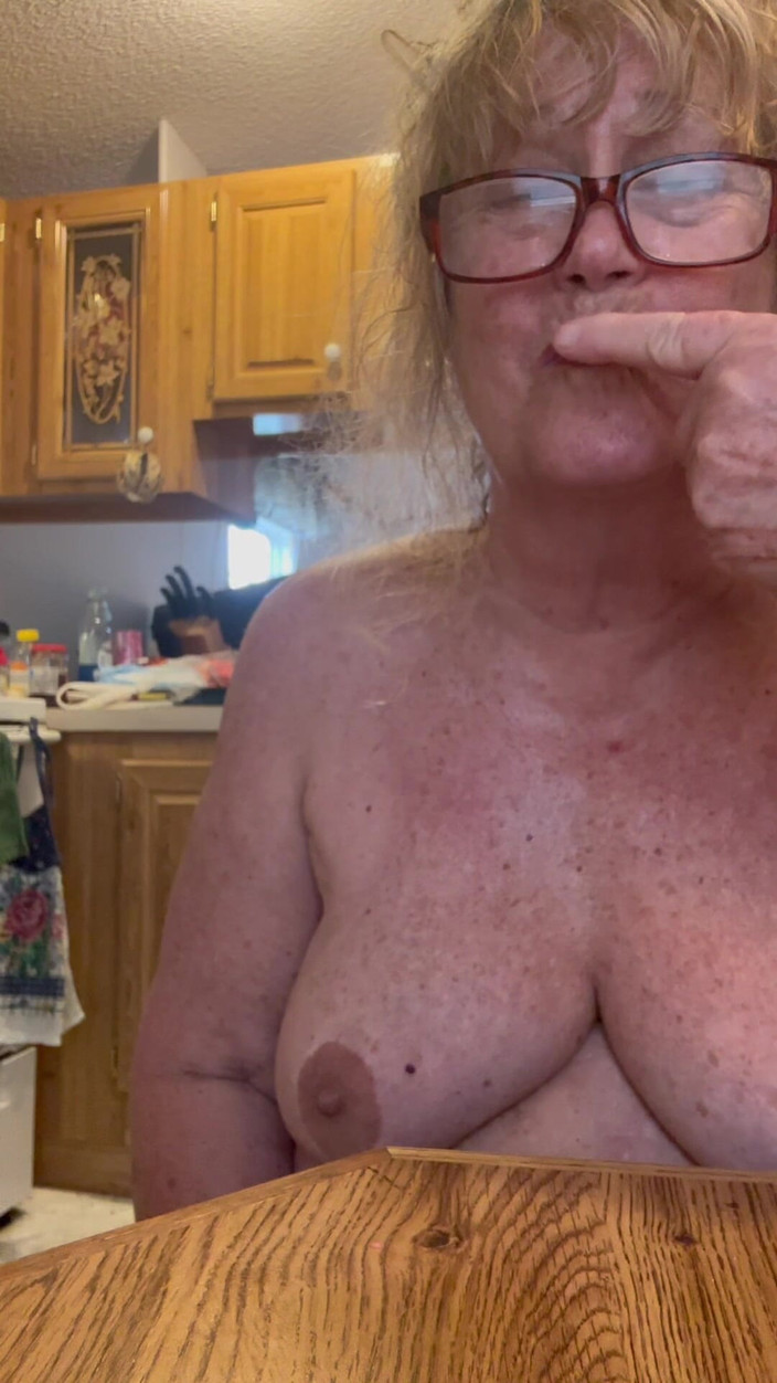 Big Ass 4 U: Lấy chiếc trống đó và nhét đồ cho bà của bạn