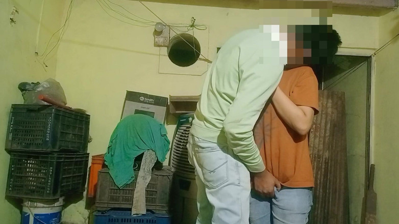 NikiRathod: サッドフェイスのフェラチオビデオ