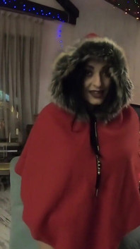 Orta yaşlı seksi kadın- Noel Baba azgın aldatan evli kadın orta yaşlı seksi sürtük 222