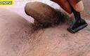 Wild Stud: Pria India mencukur bulu kemaluannya saat dia sendirian di rumah